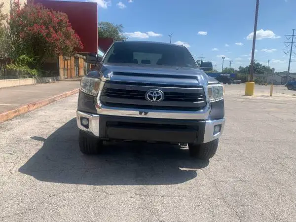 TOYOTA TUNDRA