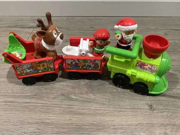 (*.*) LITTLE PEOPLE MUSICAL CHRISTMAS TRAIN with FIGURES