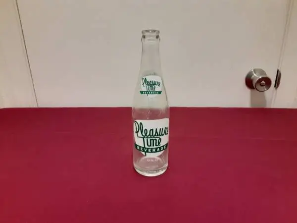 VINTAGE NM HISTORY PLEASURE TIME 12 OZ. SODA BOTTLE