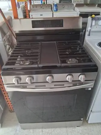 NEW Gas Range W/ Griddle and Convection Oven