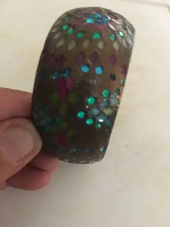 Bracelet stones set in