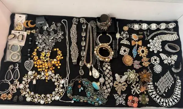 UNITED ESTATE LIQUIDATIONS INC ESTATE SALE & ONSITE AUCTION!