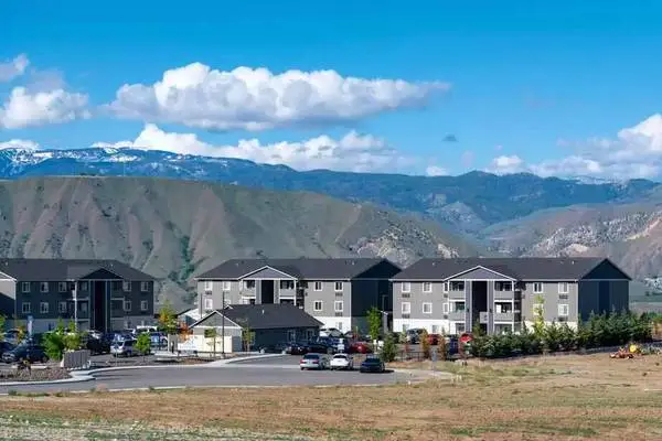 Cant beat this spot! 3 bed, 2 bath in Wenatchees heart.