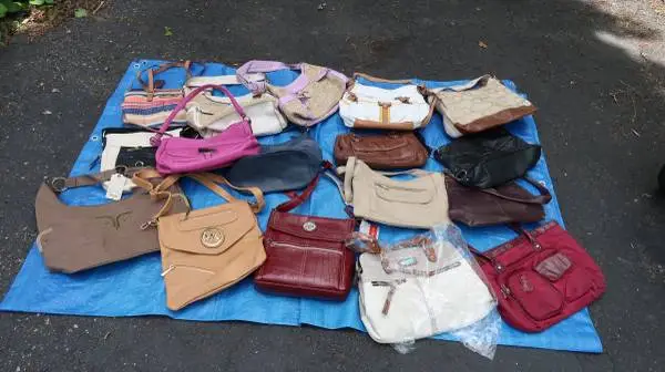 PURSES (17) GENTLY USED & NEW W/TAGS