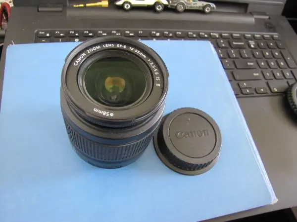 Canon EOS EF-S 18-55mm f/3.5-5.6 AF/MF Lens II