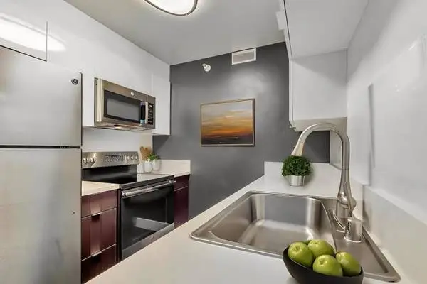 1 Bed, Resort-Style Pool And Spa, Quartz Countertops