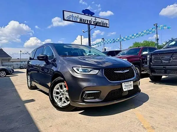 2023 Chrysler Pacifica Touring L Van 4D