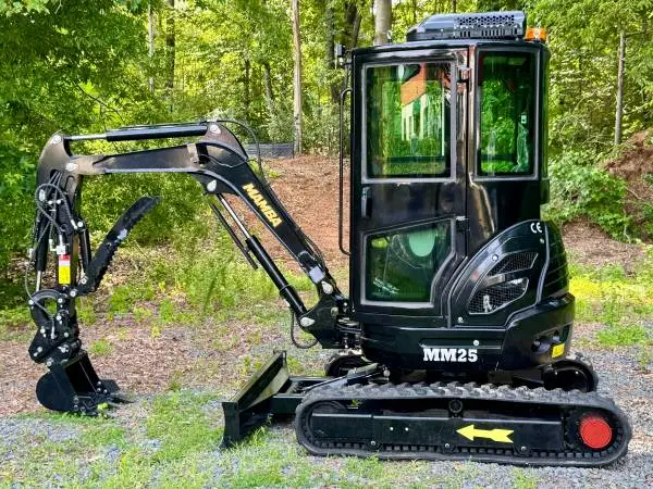New 2.5Ton Diesel Excavator with AC