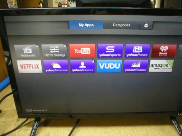 24 VIZIO LED SMART TV & REMOTE CONTROL