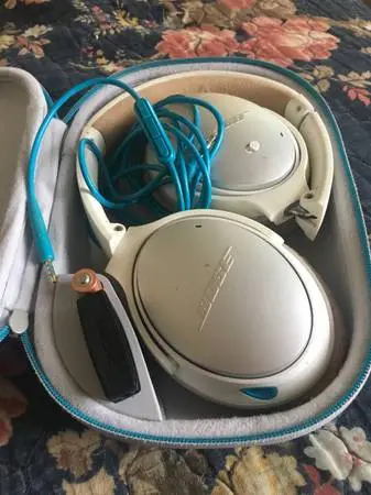 Bose wired headset.      W/case …..