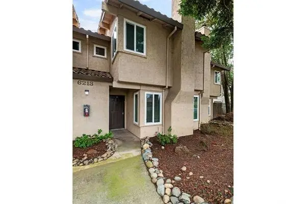 2/BD 2/BA, Beautiful Landscaping, Covered Parking