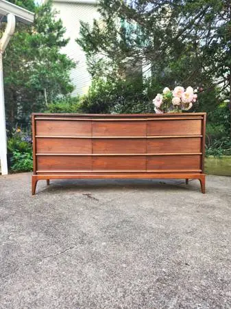 Vintage MCM Walnut Longboy 9 Drawer Dresser by Lane Furniture | Rhythm Collectio