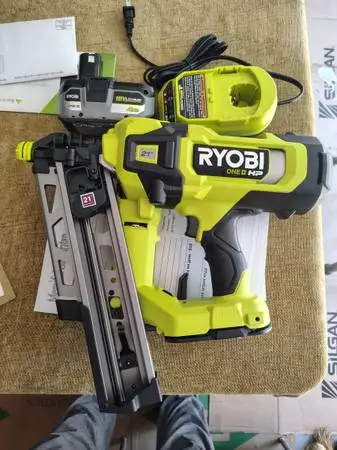 Ryobi 18v-21° Framing Nailer,4ah battery and charger