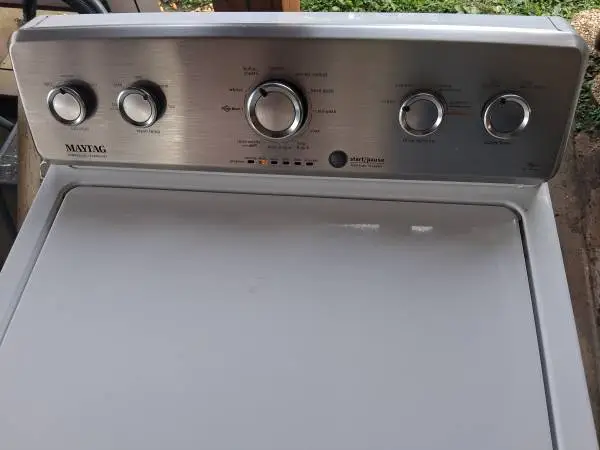 Maytag Washer . LIKE NEW CONDITION.