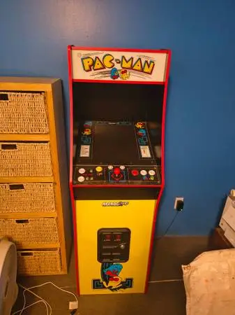 2 1up arcade machines