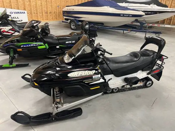 2003 SkiDoo Grand Touring 380 2up Elec + Rev 6882 miles Will Trade