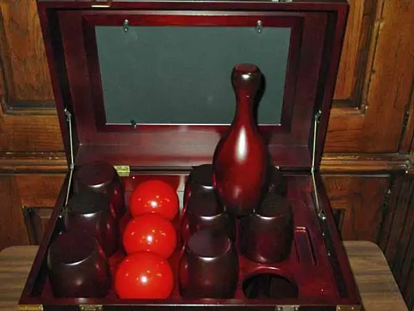BOMBAY LAWN SKITTLES SET IN A WALNUT CHEST WITH SCORE BOARD
