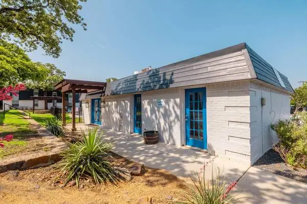 Situated in Bedford!, On-Site Maintenance, 2BD 1BA