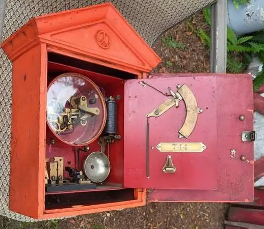 CHICAGO FIRE DEPARTMENT HELMETS BADGES ALARM BOX WANTED