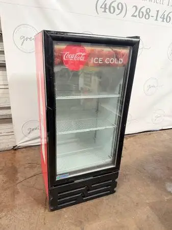 Single door commercial refrigerator