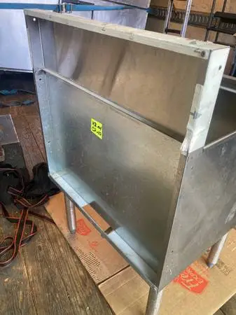 Krowne 30 ice bin with cold plate