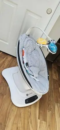 4 Moms Mamaroo 4, excellent