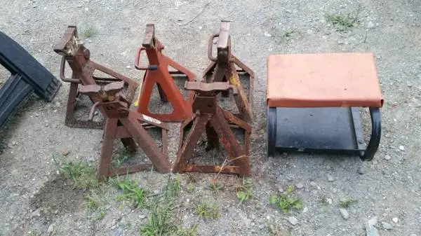 Automotive Jack Stands & Mechanics Stool