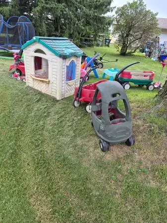 huge multi family garage sale