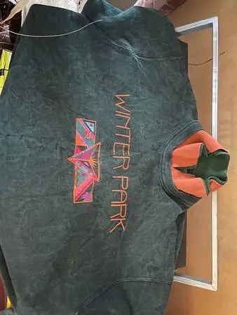 2 new Ski Area sweaters, Mens Large (x2)