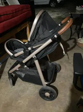 NICE BABY STROLLER WITHOUT CAR SEAT
