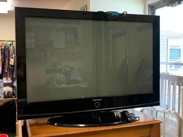Samsung 42 PLASMA Tv with Remote - WORKING