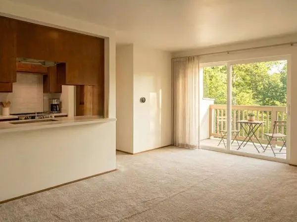 2 Br Apt / 5 mins walk to UW Campus Leasing for Fall