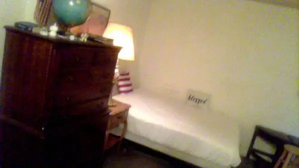 Large Furnished Room/Small Deposit/weekly biweekly and daily