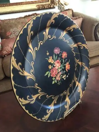 19” Decor Plate & Stand.