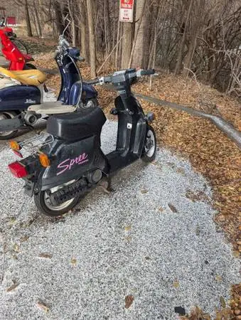 Working great used 1988 Honda spree moped 49cc Save on gas!