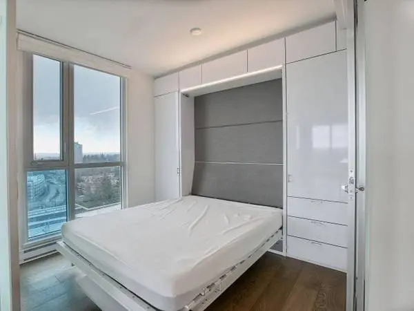 Surrey Central Condo with 2 Beds + Den and 2.5 Bath