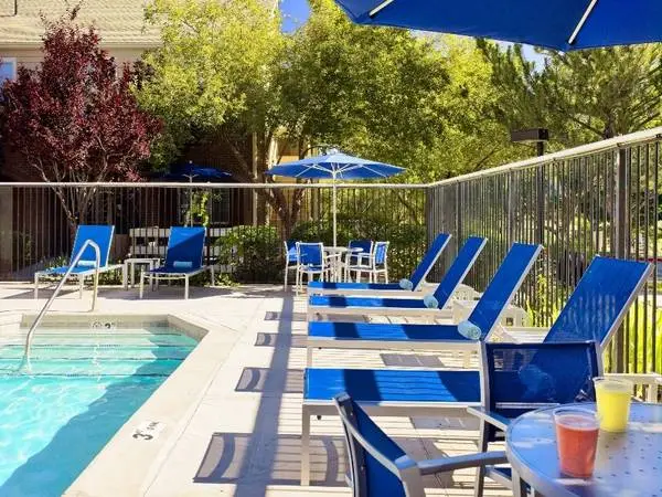 Managers Special for Your First Month - A Smart Apartment Alternative!