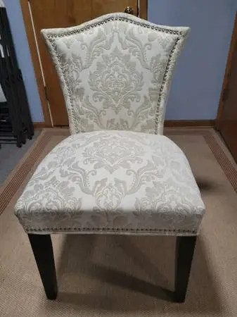 CHAIR - LIKE NEW
