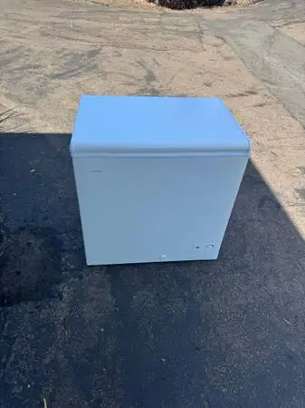 Deep chest freezer 32” wide (free local delivery)