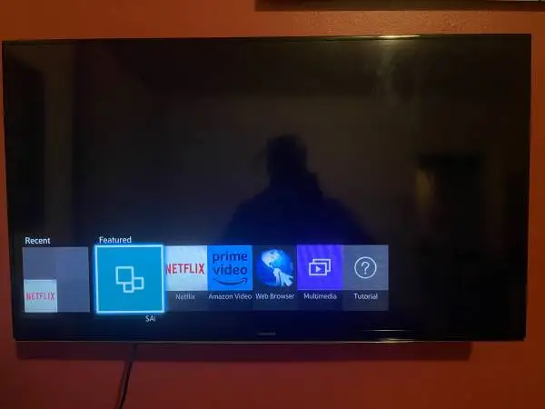 Samsung 40 Flat Screen WiFi Smart TV LCD LED Wi-Fi Television Set