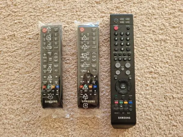 Various Remote Controls for Samsung Television and TV Antenna