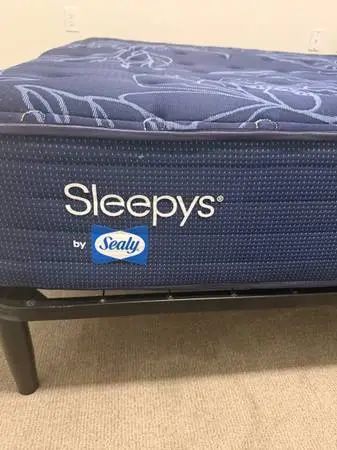 King size bed - like new - pick up by 8/15