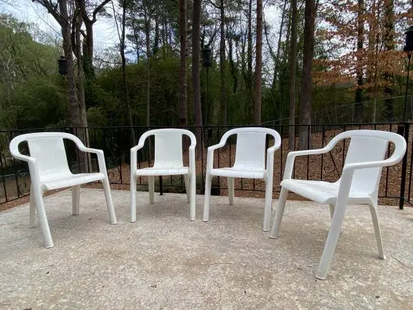 Set of 4 Grosfillex patio armchairs