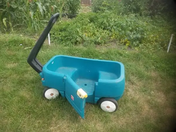 Old fashioned doll and wagon