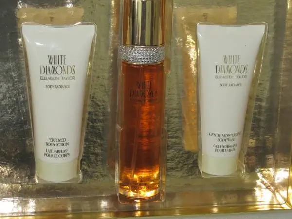 White Diamonds by Elizabeth Taylor 3-Piece Set - 3.3 oz(100ml) Perfume
