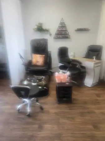 Nail Tech