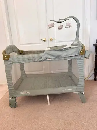 GRACO Pack ‘n Play With Bassinet & Changer.