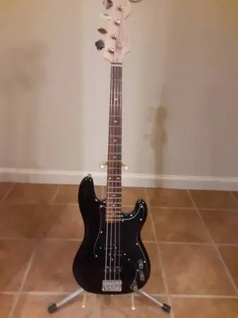 Fender Squier Affinity Bass