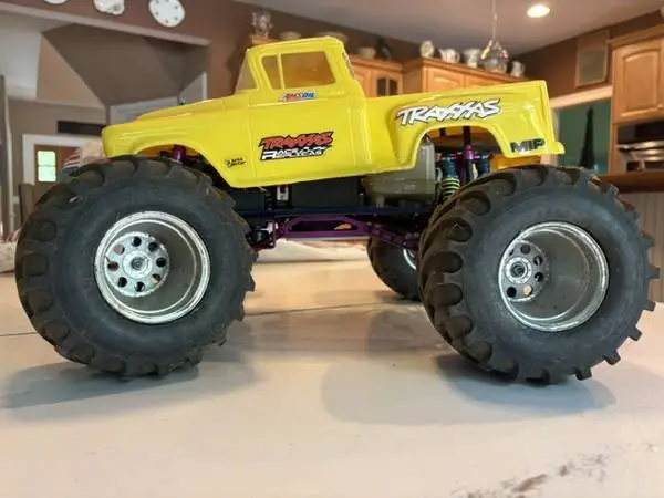 Traxxas T Maxx w Accessories
