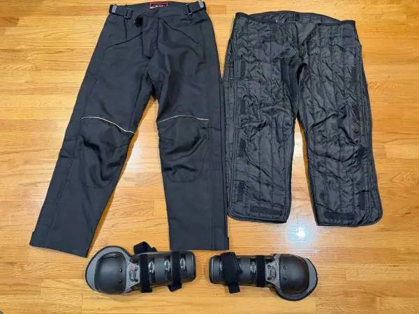 BILT MOTORCYCLE RACING PANTS WITH LINER AND KNEE PROTECTION
